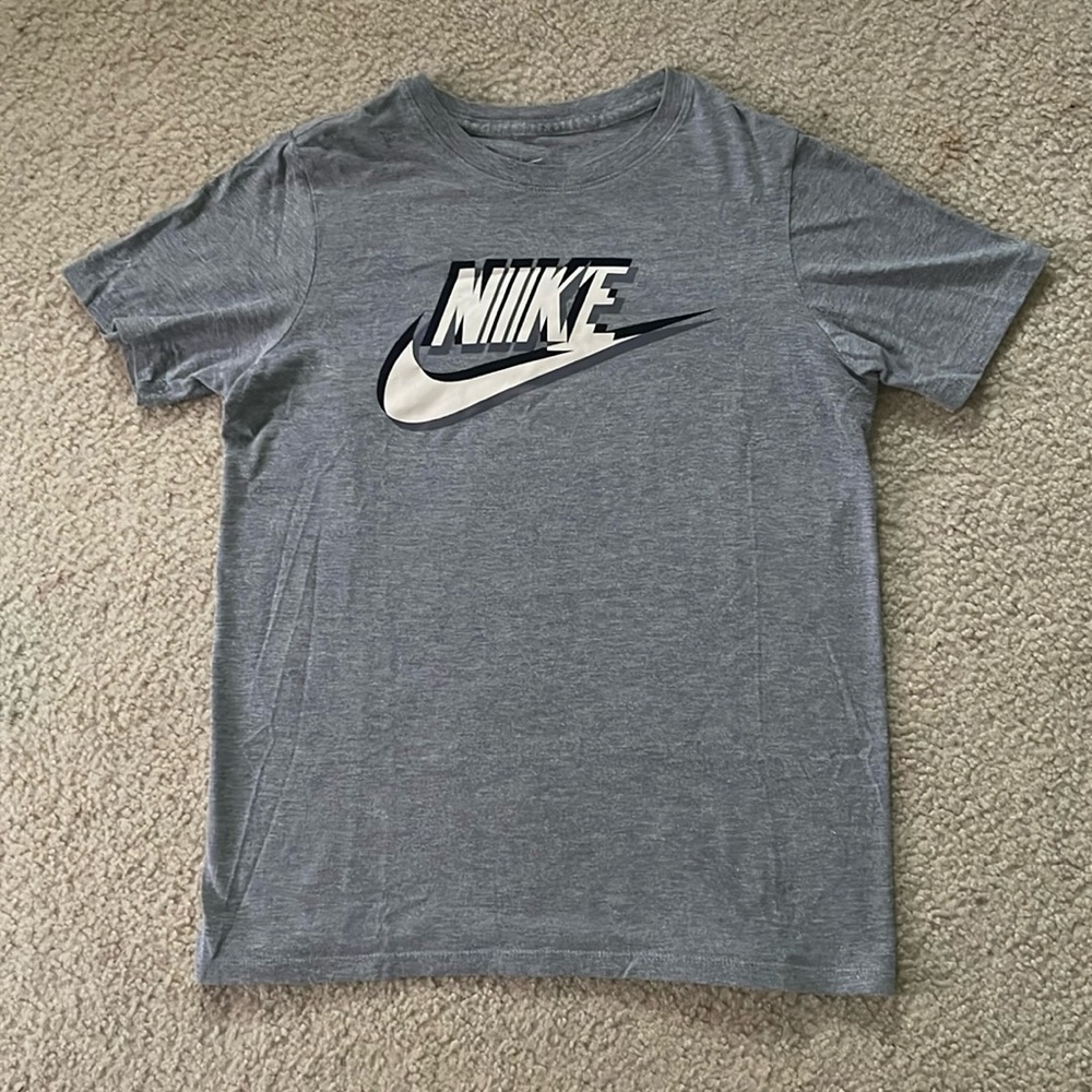 Bundle of 5 shirts